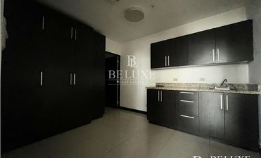 VENTA/ ALQUILER DE OFICINA AMOBLADA EN OBARRIO (8)