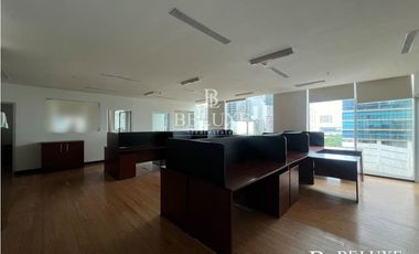 VENTA/ ALQUILER DE OFICINA AMOBLADA EN OBARRIO (8)