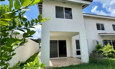 CASA EN VENTA BOSQUES DEL PACIFICO WOODLANDS PANAMA PACIFICO
