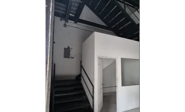 JUAN DIAZ / 500M / GALERA CON OFICINA / MEZZANINE / ANDEN / SOBRE VIA