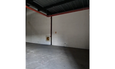 JUAN DIAZ / 500M / GALERA CON OFICINA / MEZZANINE / ANDEN / SOBRE VIA