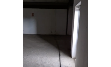 JUAN DIAZ / 500M / GALERA CON OFICINA / MEZZANINE / ANDEN / SOBRE VIA