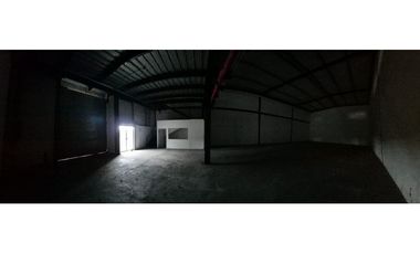 JUAN DIAZ / 500M / GALERA CON OFICINA / MEZZANINE / ANDEN / SOBRE VIA