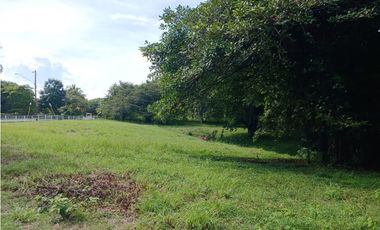 COSTA ESMERALDA / 2400M / FRENTE A VIA PRINCIPAL / MINUTOS DE PLAYA AG