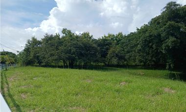 COSTA ESMERALDA / 2400M / FRENTE A VIA PRINCIPAL / MINUTOS DE PLAYA AG