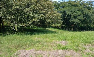 COSTA ESMERALDA / 2400M / FRENTE A VIA PRINCIPAL / MINUTOS DE PLAYA AG