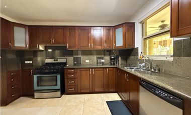 ALQUILER DE CASA EN CLAYTON - PH EMBASSY GARDEN