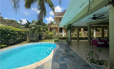 ALQUILER DE CASA EN CLAYTON - PH EMBASSY GARDEN