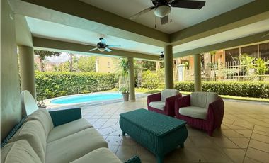 ALQUILER DE CASA EN CLAYTON - PH EMBASSY GARDEN