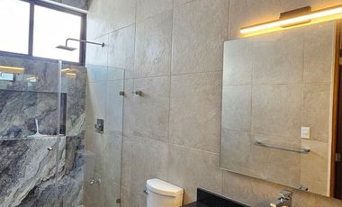 4 RECÁMARAS| Con paneles Solares|  Dentro de privada entre parques