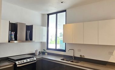 4 RECÁMARAS| Con paneles Solares|  Dentro de privada entre parques