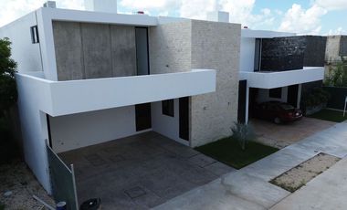 4 RECÁMARAS| Con paneles Solares|  Dentro de privada entre parques