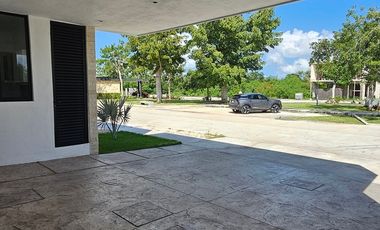 4 RECÁMARAS| Con paneles Solares|  Dentro de privada entre parques