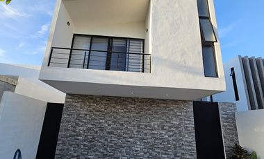 Dentro de privada| 3 recámaras| diseño de autor