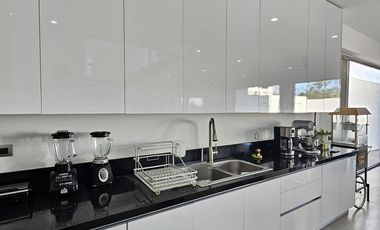 Dentro de privada| 3 recámaras| diseño de autor