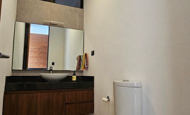 Renta amueblada 4 recámaras dentro de privada Entre Parques