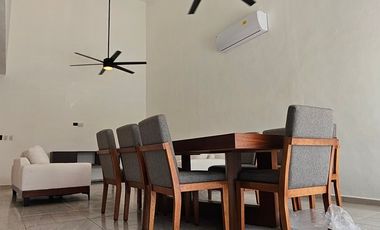 Renta amueblada 4 recámaras dentro de privada Entre Parques