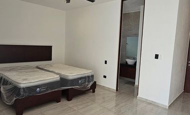 Renta amueblada 4 recámaras dentro de privada Entre Parques