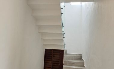 Renta amueblada 4 recámaras dentro de privada Entre Parques