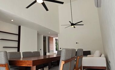 Renta amueblada 4 recámaras dentro de privada Entre Parques