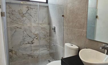 Renta amueblada 4 recámaras dentro de privada Entre Parques