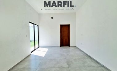 Venta de Casa de 1 Planta y 3 Recámaras con Amplio Jardín al Norte de Colima
