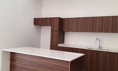 Venta de Casa de 1 Planta y 3 Recámaras con Amplio Jardín al Norte de Colima