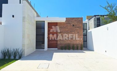 Venta de Casa de 1 Planta y 3 Recámaras con Amplio Jardín al Norte de Colima