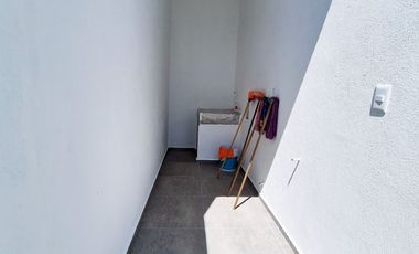 Venta de Casa de 1 Planta y 3 Recámaras con Amplio Jardín al Norte de Colima