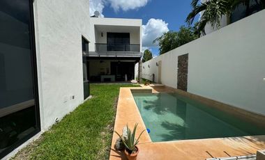 CASA EN VENTA EN PASEOS DE MAYAB
