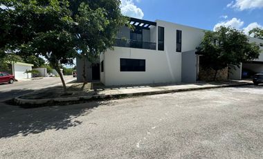 CASA EN VENTA EN PASEOS DE MAYAB