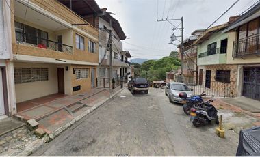 Arriendo Apartaestudio Campo Valdes limita con Aranjuez, Medellín