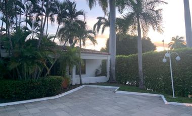 Casa en Venta Ricaurte Cundinamarca Condominio Versalles