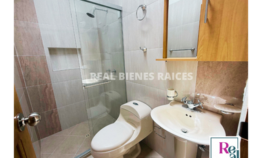 ¡Se vende hermosa casa en unidad abierta!