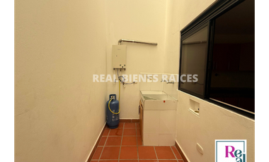 ¡Se vende hermosa casa en unidad abierta!