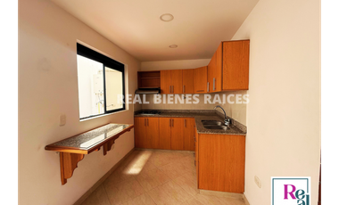 ¡Se vende hermosa casa en unidad abierta!