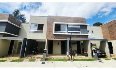 VENTA CASA 2 NIVELES PARA ESTRENAR LA CEJA