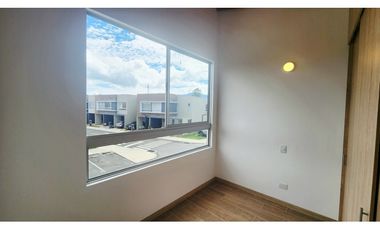 VENTA CASA 2 NIVELES PARA ESTRENAR LA CEJA