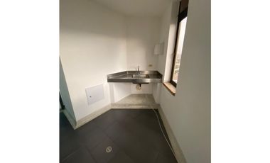 VENTA DE OFICINA EN LA CANDELARIA  CENTRO MEDELLIN - CON COLEGA