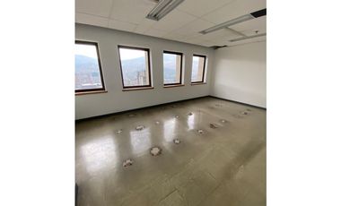 VENTA DE OFICINA EN LA CANDELARIA  CENTRO MEDELLIN - CON COLEGA