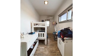 Venta hermosa casa 3 dormitorios fondo y pileta zona Golf Cae