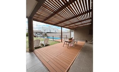 Venta hermosa casa 3 dormitorios fondo y pileta zona Golf Cae