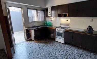 Casa PH en alquiler en Villa Dominico