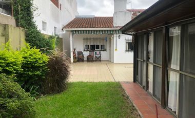 Casa en venta c/ cochera en Quilmes