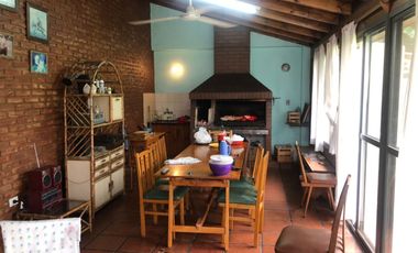 Casa en venta c/ cochera en Quilmes