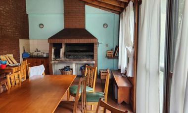 Casa en venta c/ cochera en Quilmes