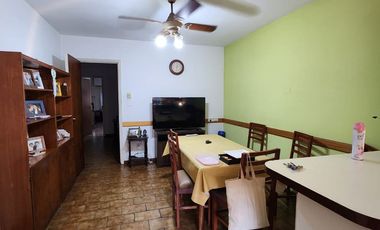 Casa en venta c/ cochera en Quilmes