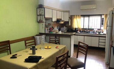 Casa en venta c/ cochera en Quilmes