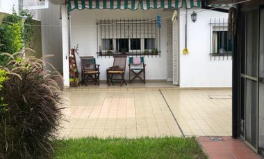 Casa en venta c/ cochera en Quilmes