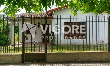 Casa en venta c/ cochera en Lomas de Zamora